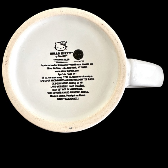 PEPPERMINT CANDY HELLO KITTY CHRISTMAS MUG - Picture 6 of 6